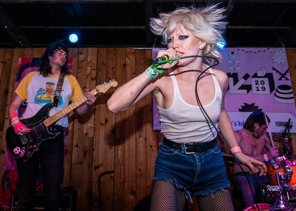 Amyl and The Sniffers – Comfort To Me